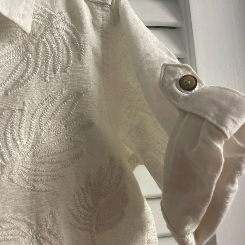 BABY GAP LIKE NEW Guayabera-like Shirt SZ 12-18M runs LG Don’t think ever worn